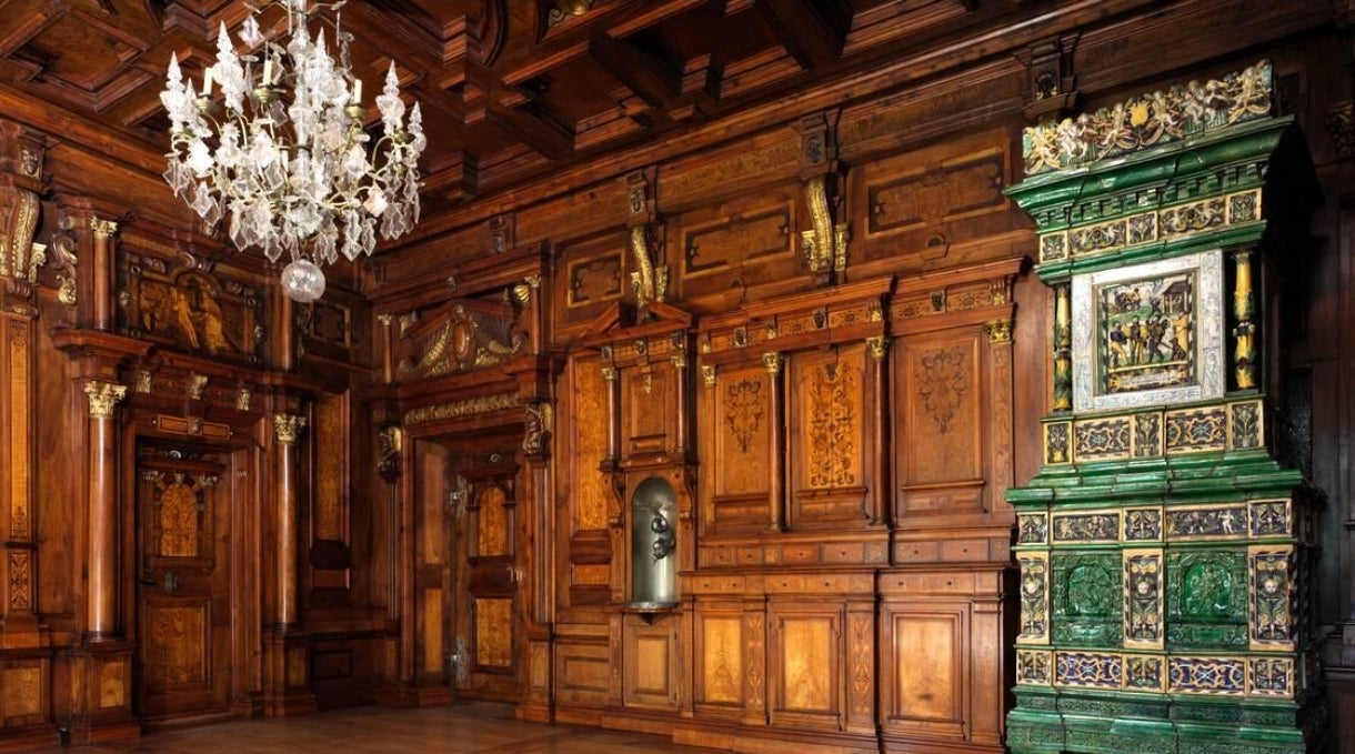 Peltro e Legni antichi. L’eleganza Svizzera